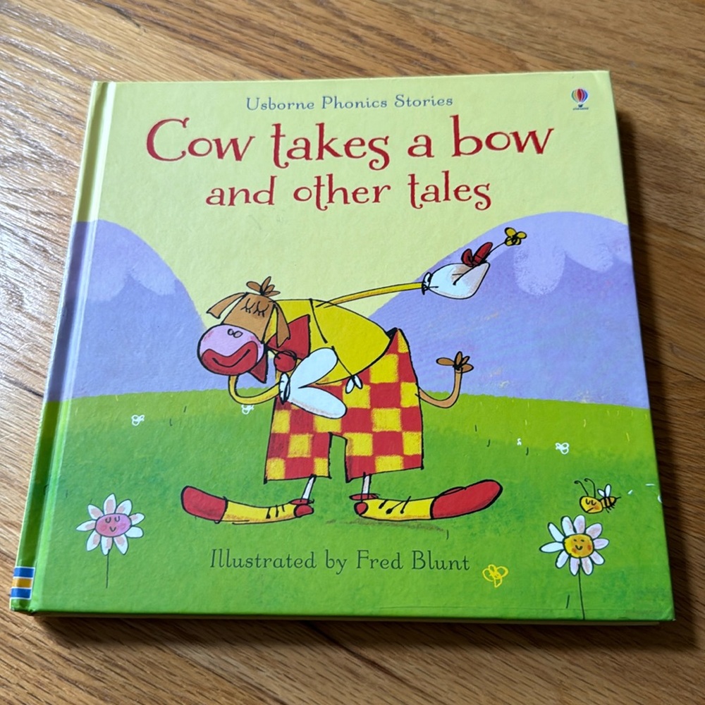 Usborne Phonics Reader collection - Cow Takes a Bow and other tales